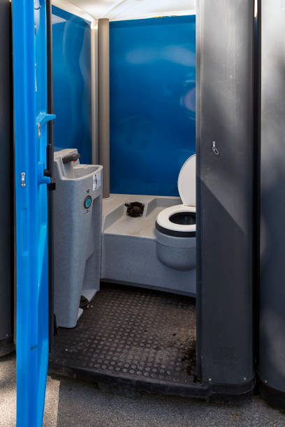 Porta potty delivery and setup in East Liverpool, OH